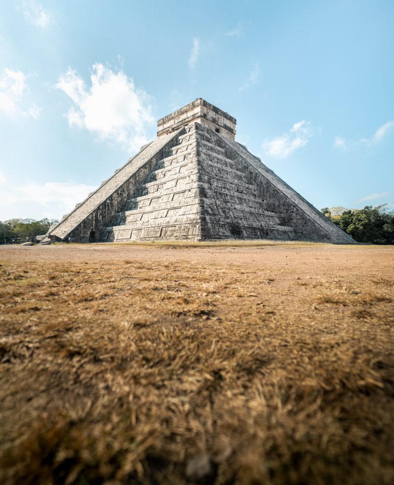 Exploring the ancient Mayan ruins of Chichén Itzá