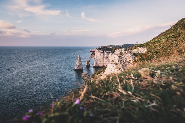 Étretat, the most beautiful cliffs of Normandy