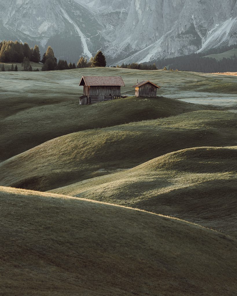 Alpe Di Siusi, housing the most known cabins in the Dolomites