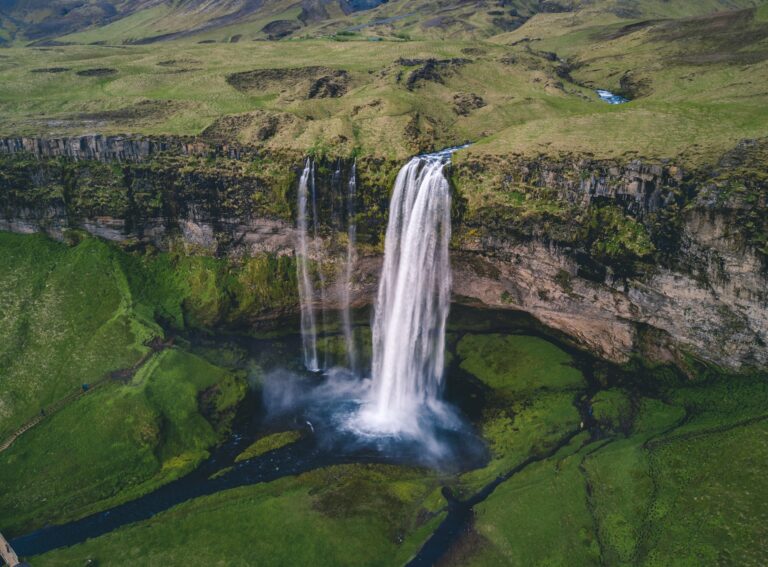 Seljalandsfoss, the only waterfall in Iceland you can walk behind