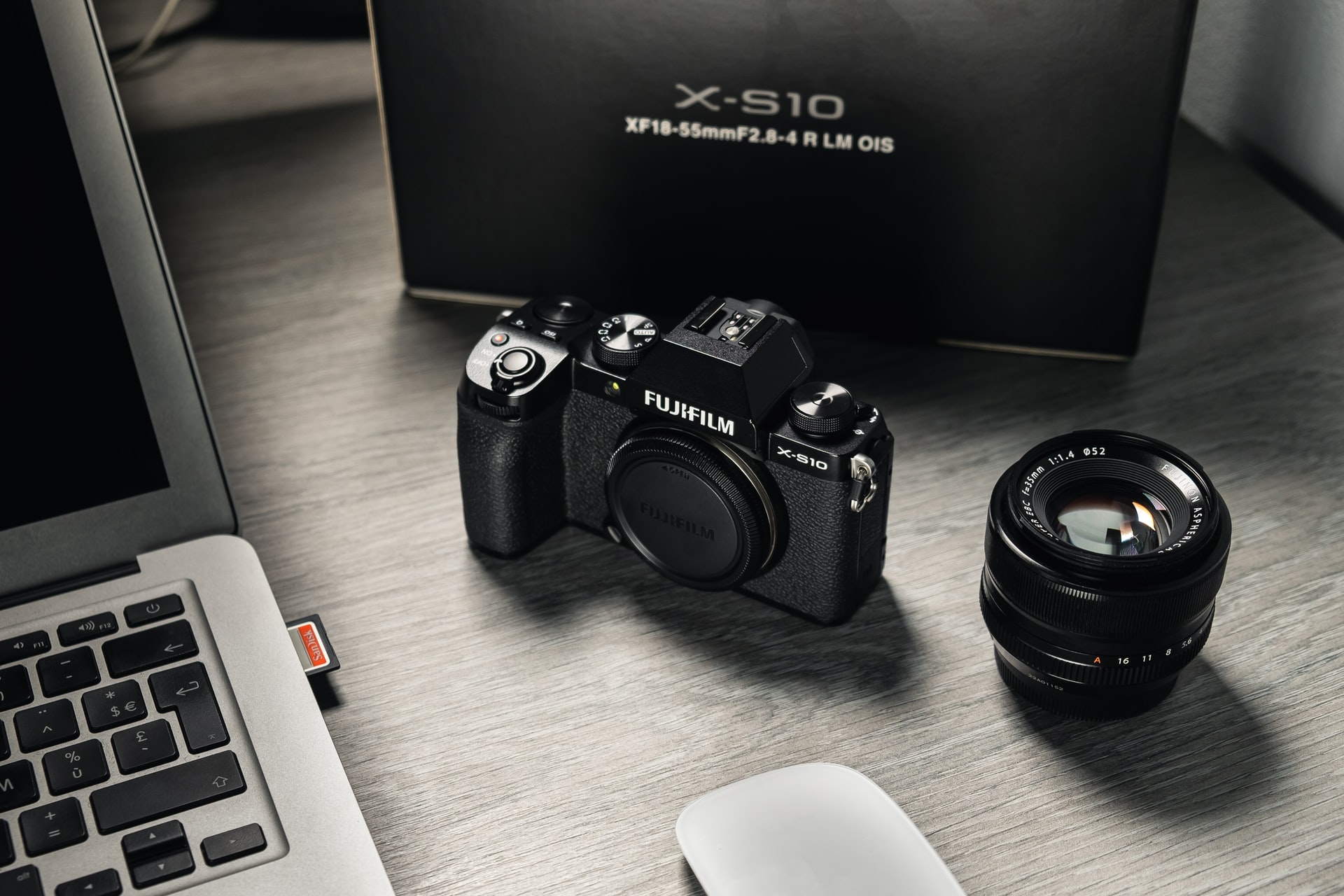 Review: Fujifilm X-S10