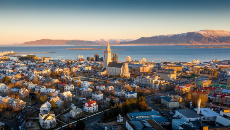 A Guide to Reykjavík’s Impressive Hallgrimskirkja Church